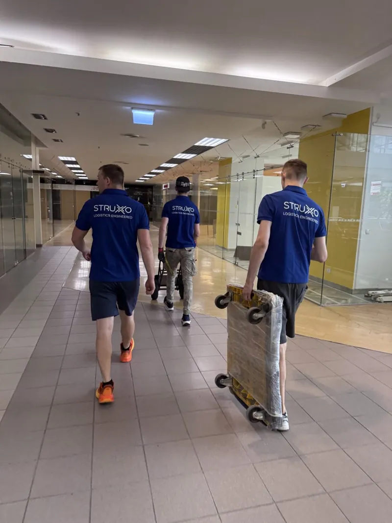 Paletės pervežamos vežimėliu