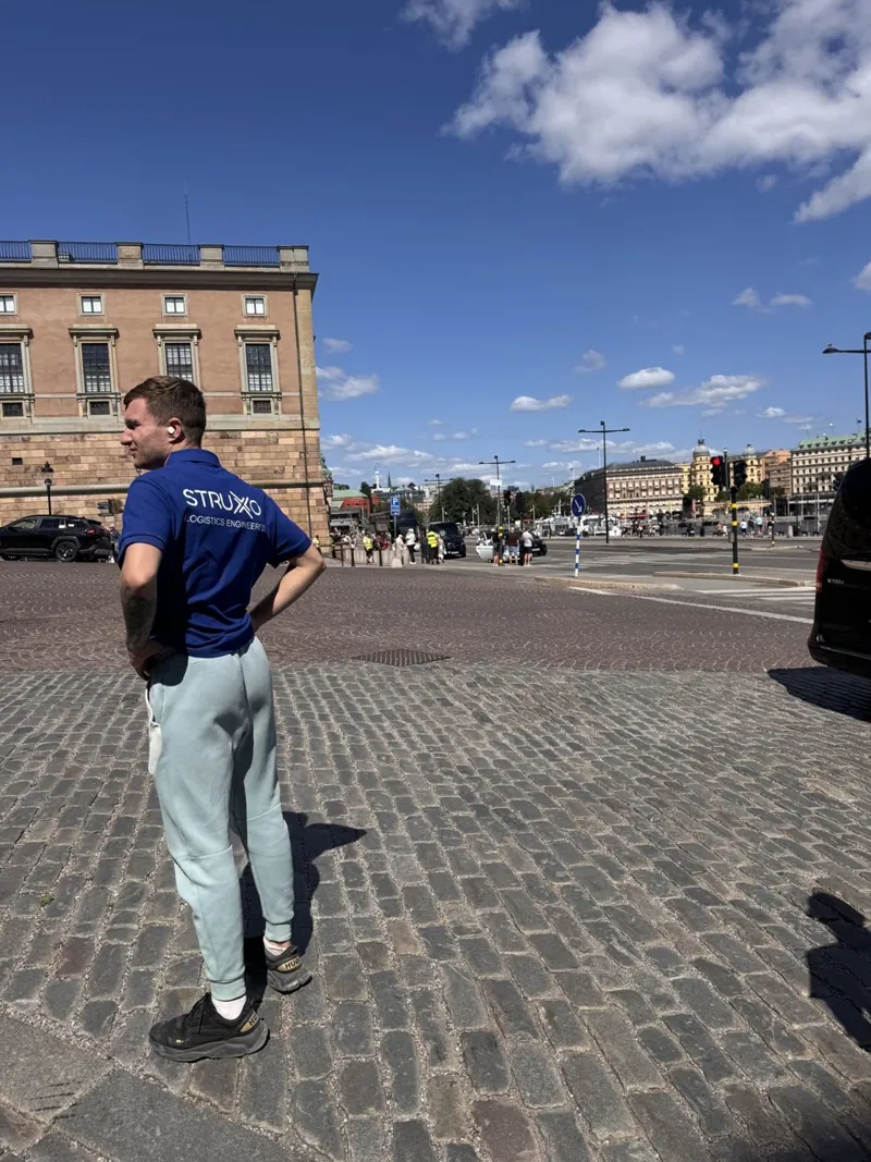 STRUXO crew member on an international move